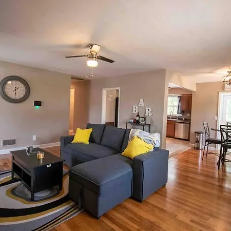 Virginia Beach Home Sleeps 8 Game Rm And Meditation Rm
